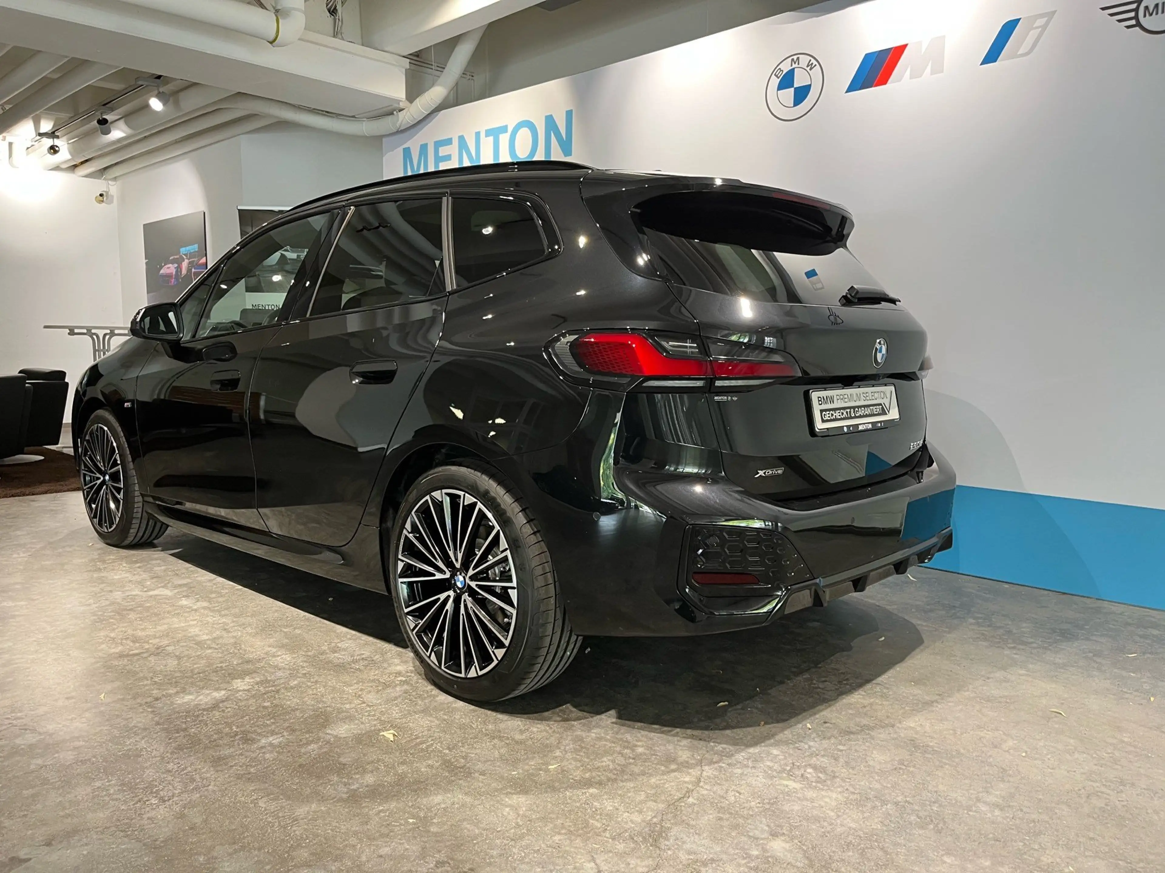 BMW 223 i XDRIVE — photo 4
