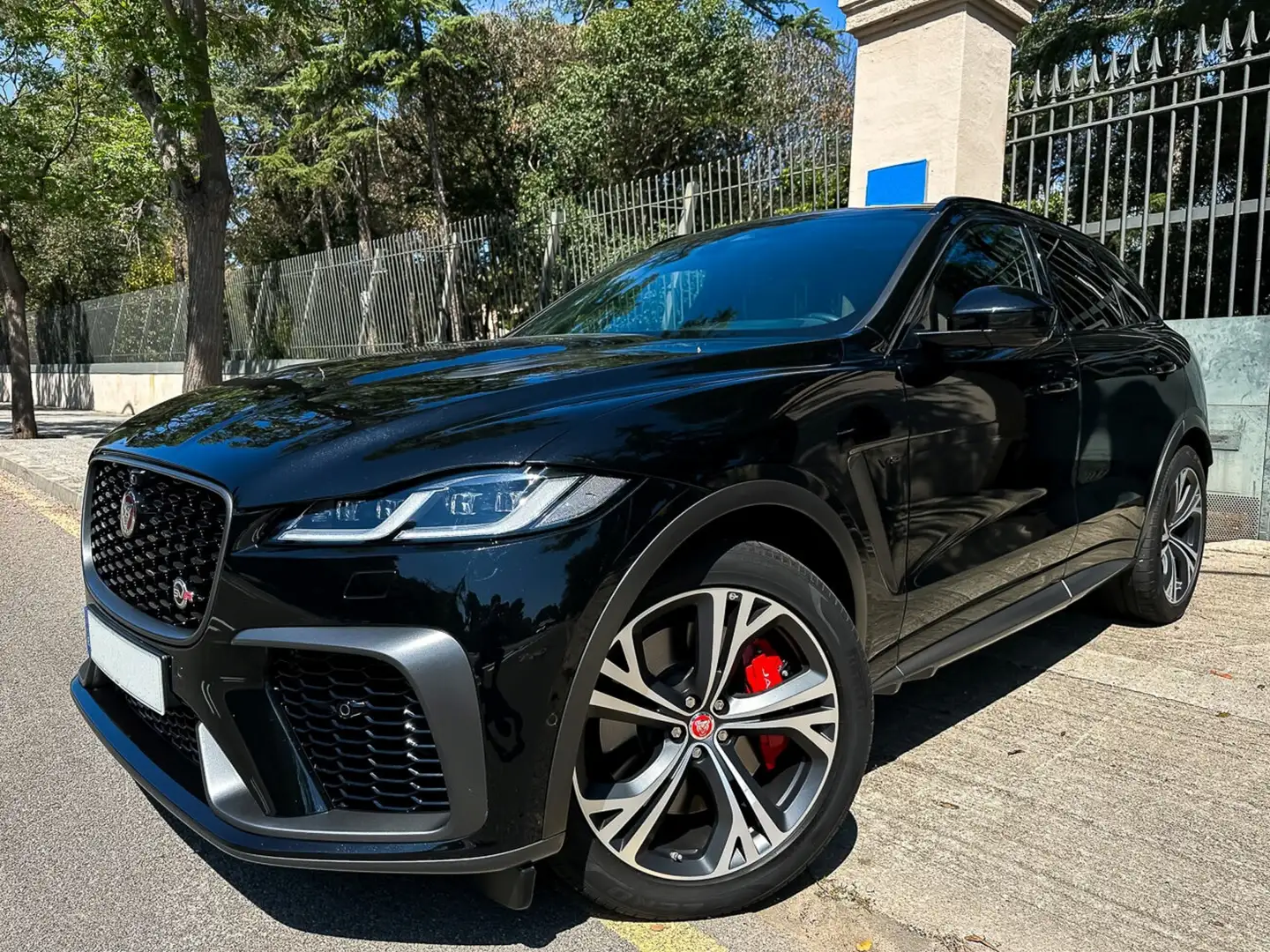Jaguar F-Pace SVR Keine Historie, kein TÜV Schwarz - 1