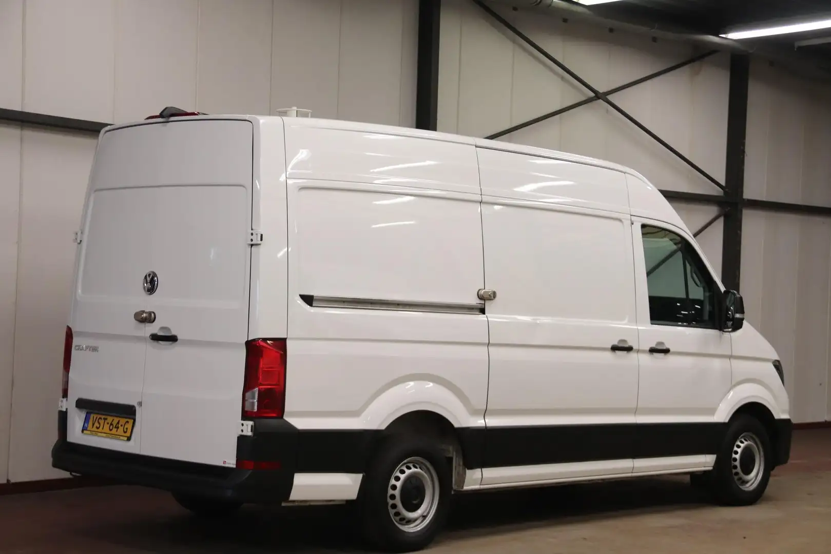 Volkswagen Crafter 35 2.0 TDI 140PK L3H3 (oude L2H2) EURO 6 Wit - 2