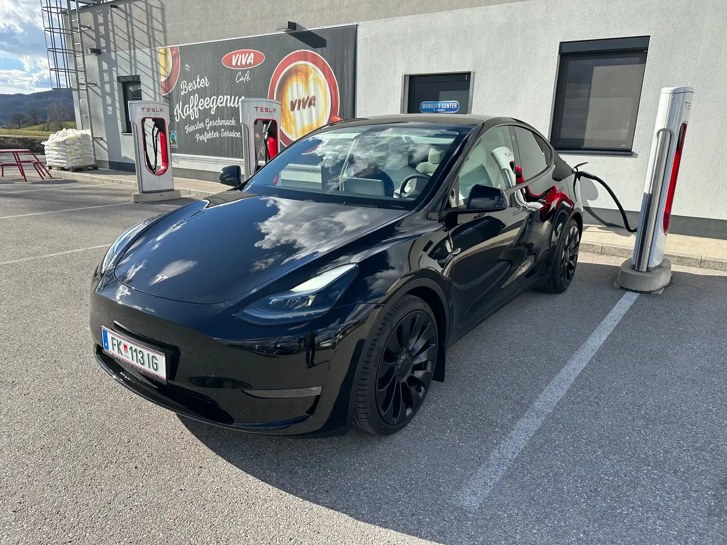 Tesla Model Y Model Y AWD 79kWh Performance Performance Schwarz - 1