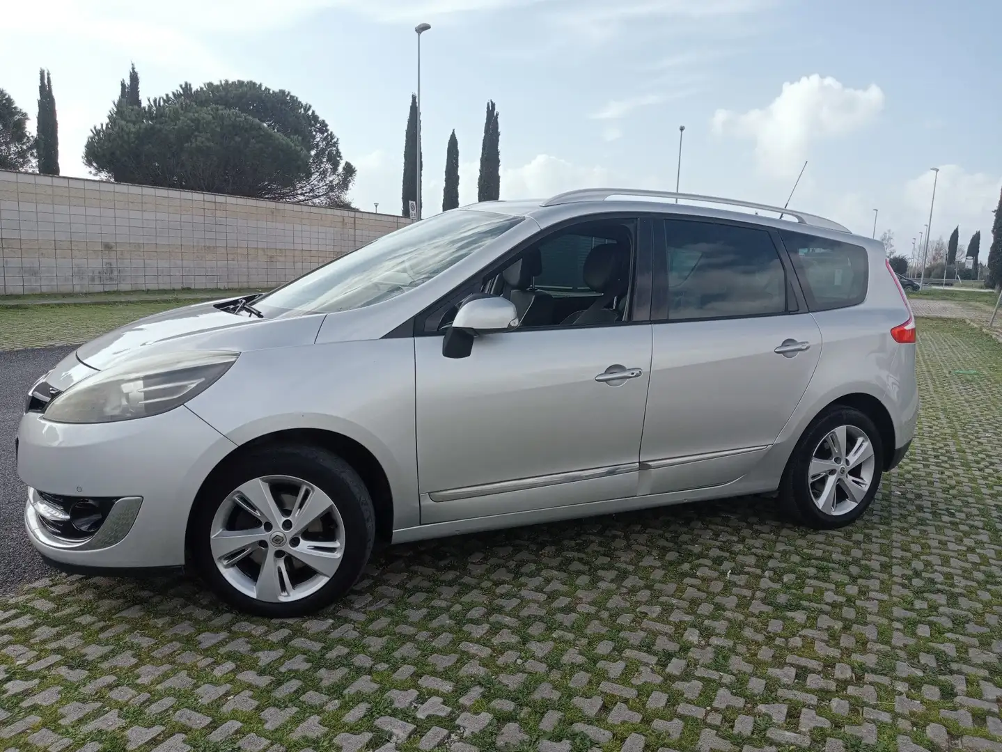 Renault Scenic 1.5 dci Dynamique 110cv edc Argento - 1