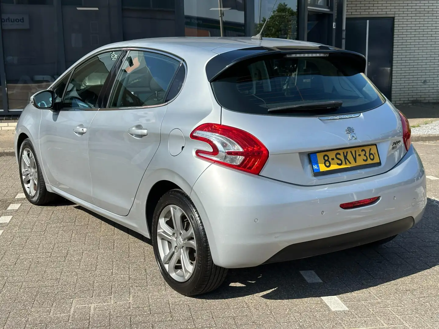 Peugeot 208 1.2 e-VTi Blue Lease Grigio - 2