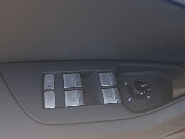 Audi A6 view 8