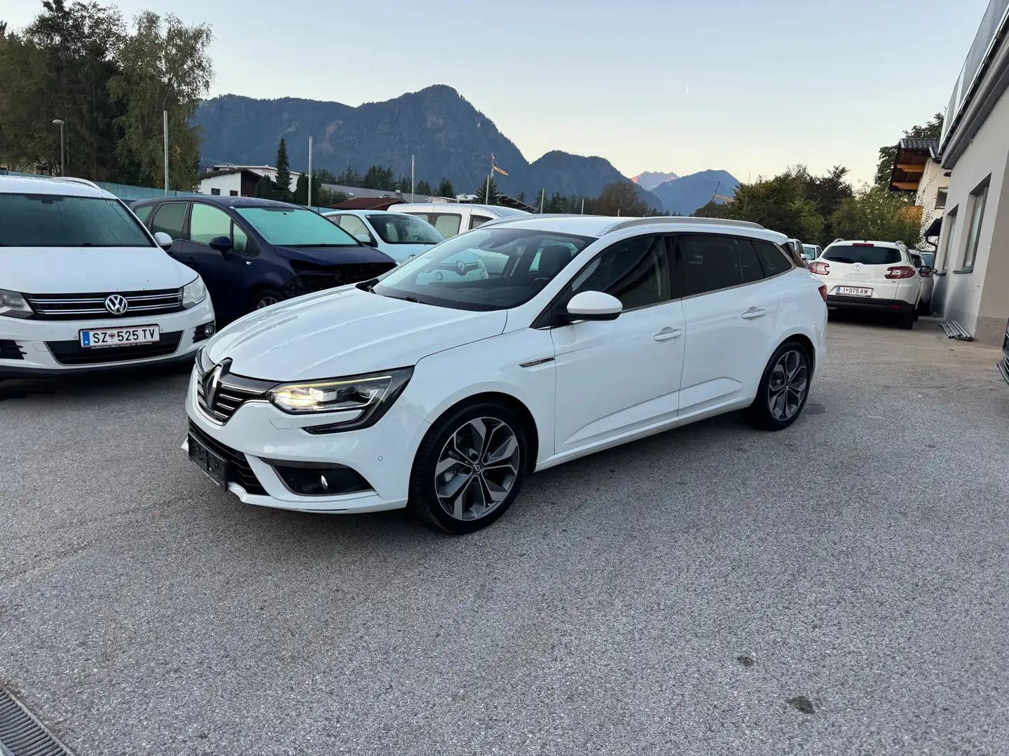 Renault Megane BOSE-Edition Weiß - 2