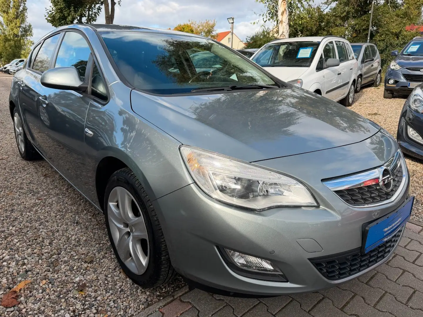 Opel Astra J Design*1.HD*Klima*SHZ*LHZ*PDC*TÜV NEU Argent - 2