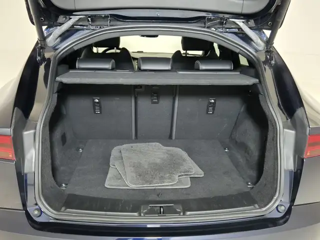 Jaguar E-Pace view 12
