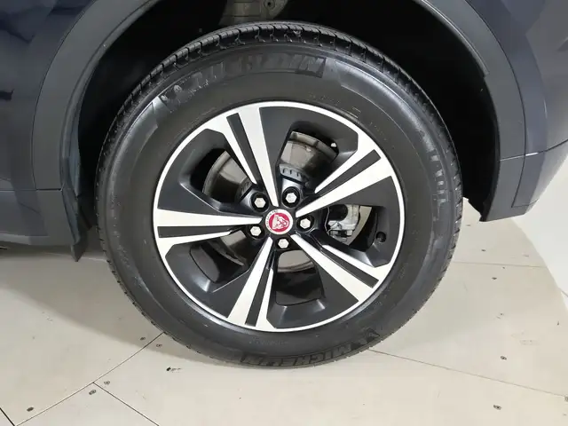 Jaguar E-Pace view 9