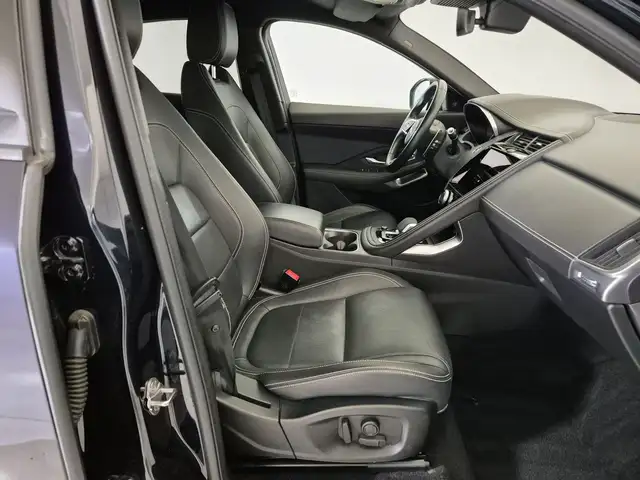 Jaguar E-Pace view 3