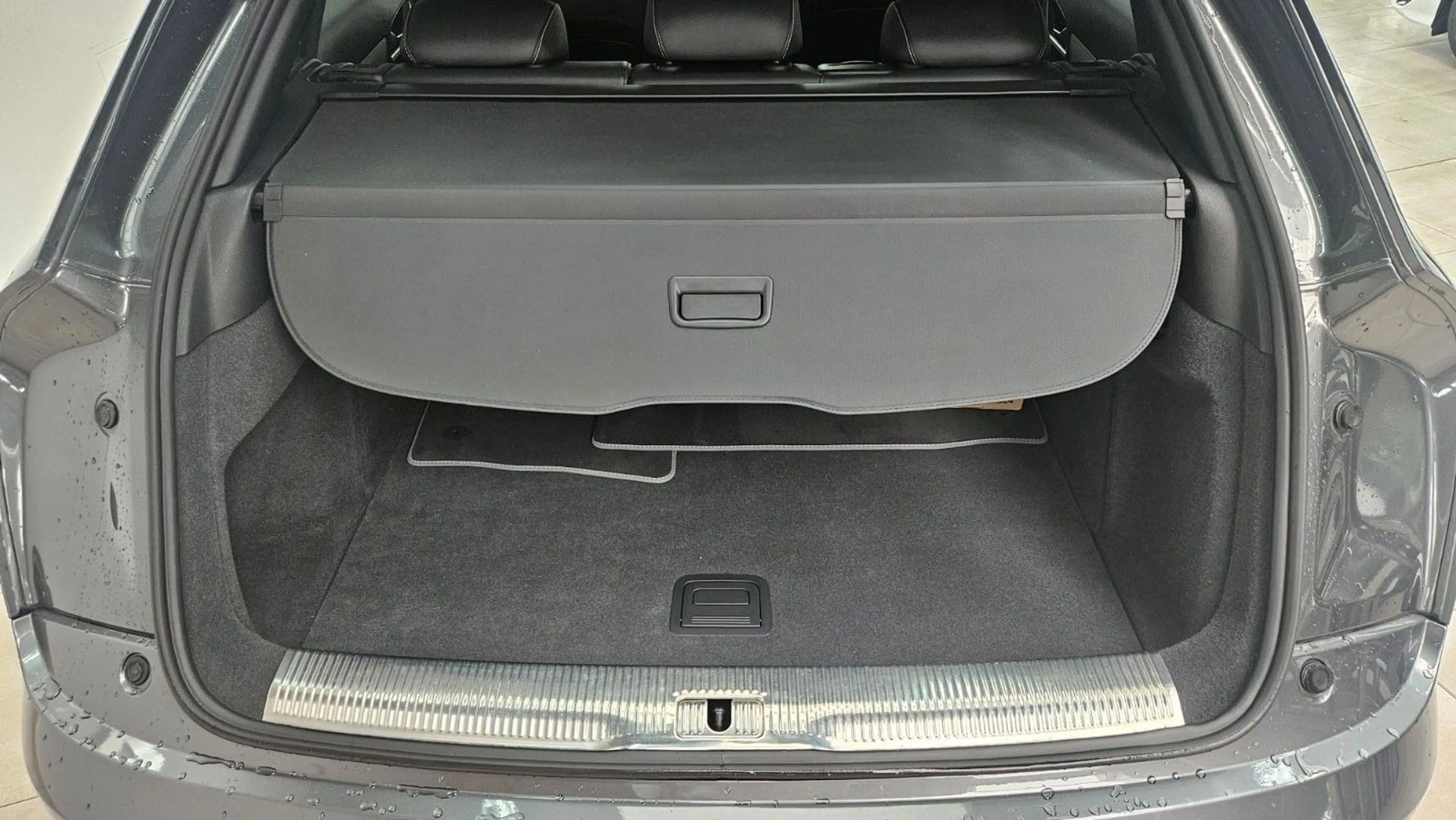 Audi Q3 1.4TSI S-Line sport Navi LED Alcantara 20Zoll — photo 6