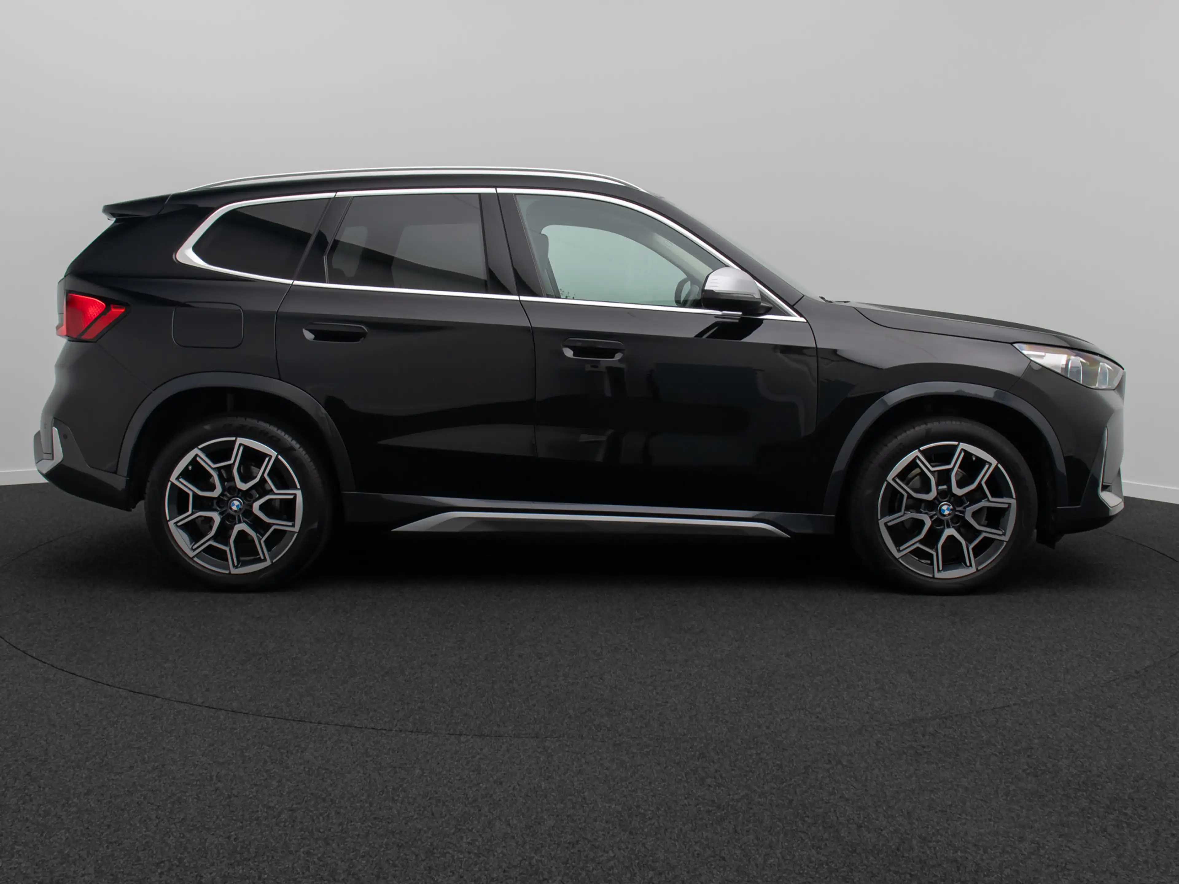 BMW X1 xLine Kamera H K AHK DAB Panorama 19 — photo 5