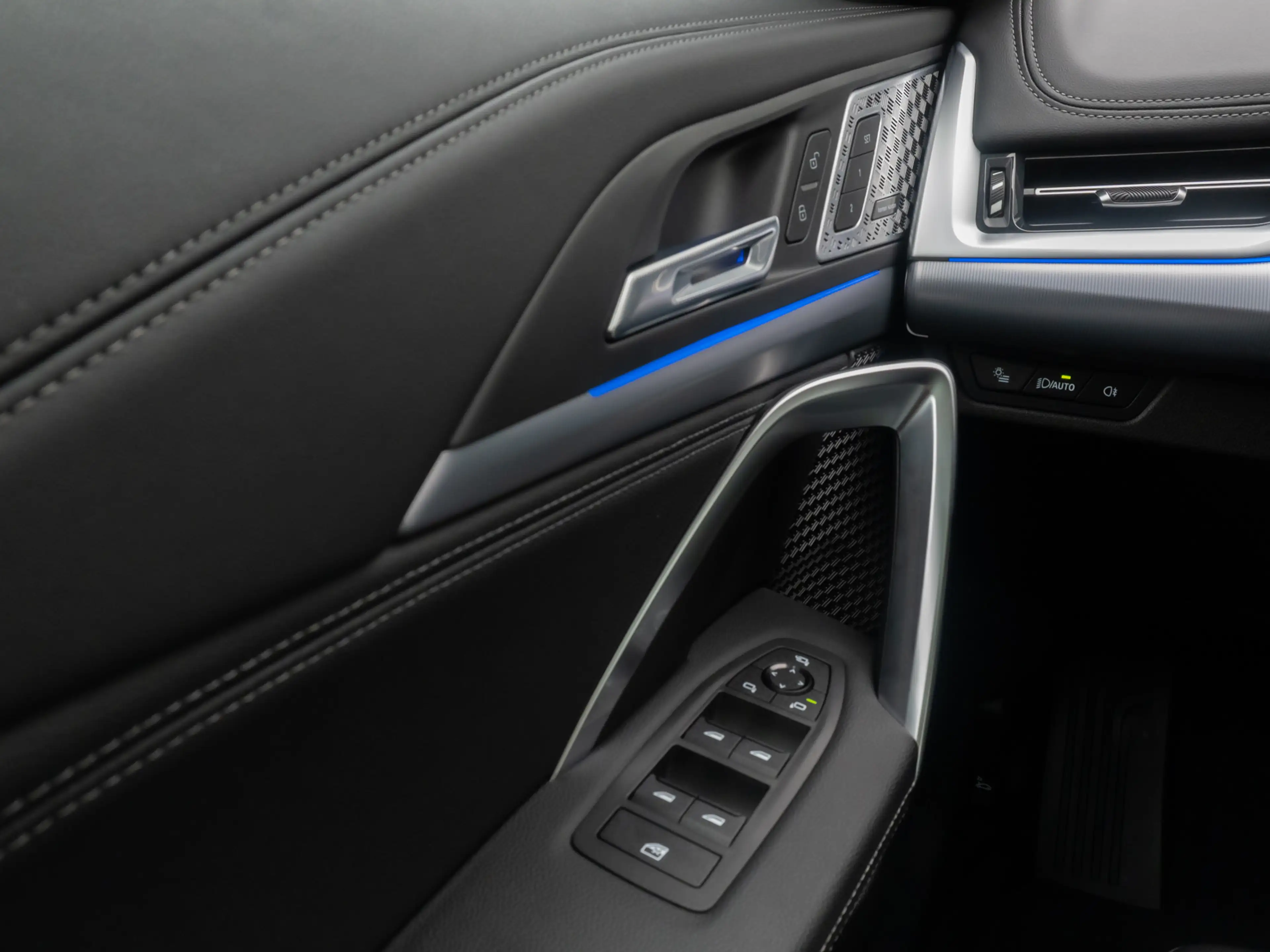 BMW X1 xLine Kamera H K AHK DAB Panorama 19 — photo 33