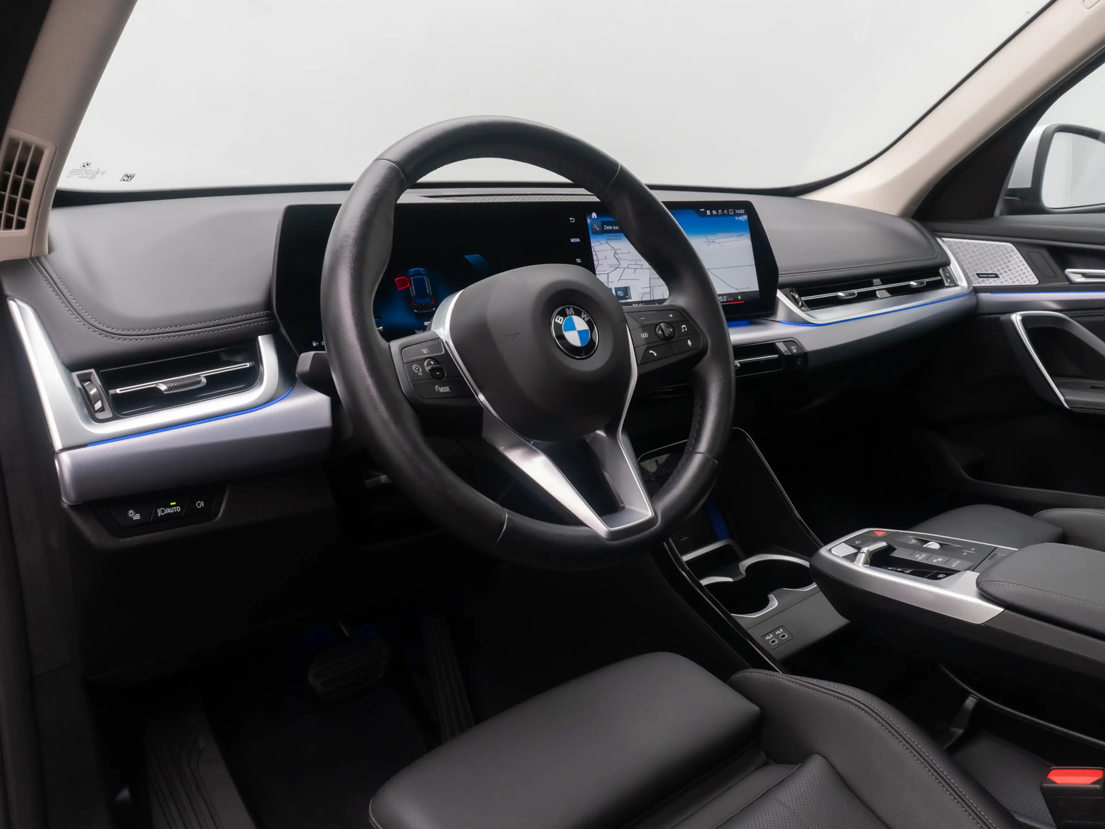 BMW X1 xLine Kamera H K AHK DAB Panorama 19 — photo 20