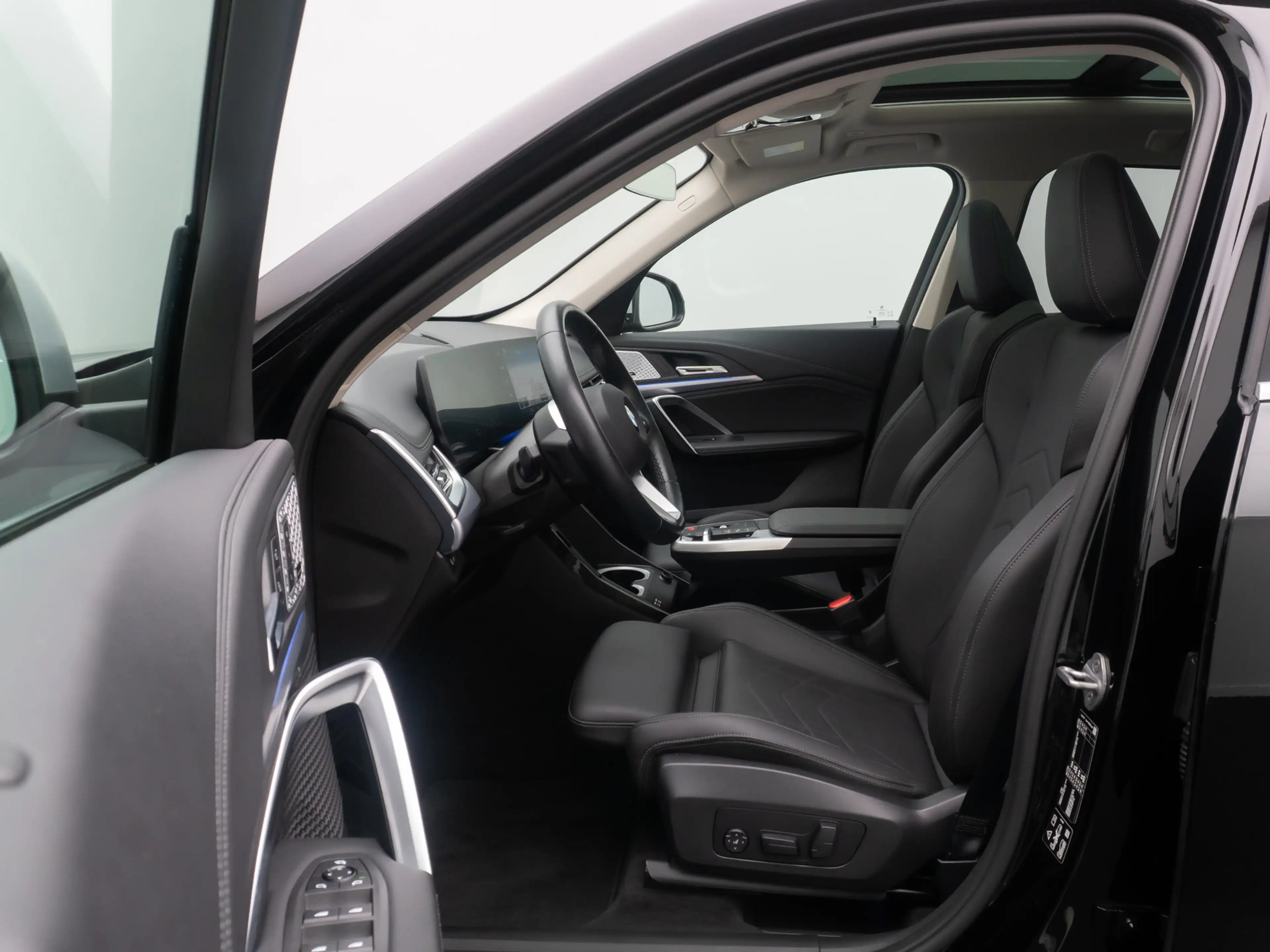 BMW X1 xLine Kamera H K AHK DAB Panorama 19 — photo 19