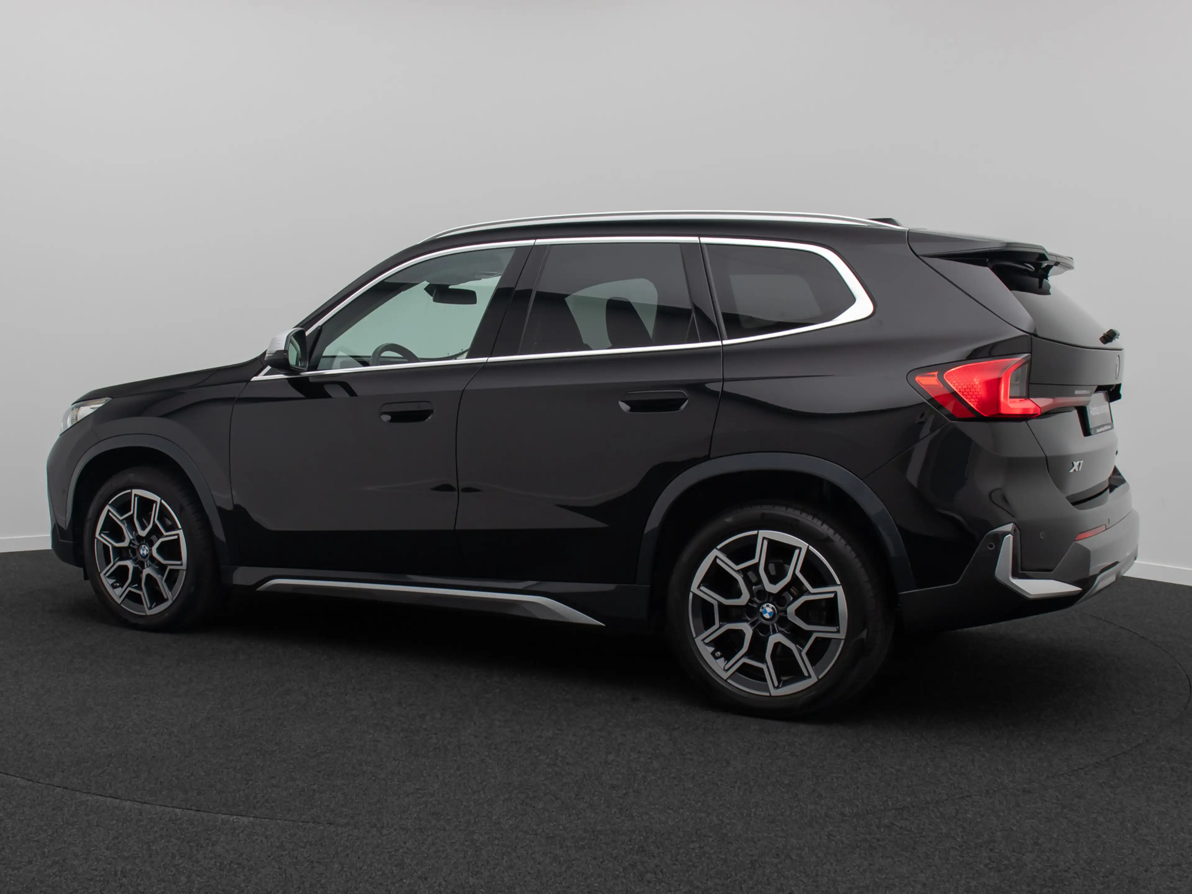 BMW X1 xLine Kamera H K AHK DAB Panorama 19 — photo 10