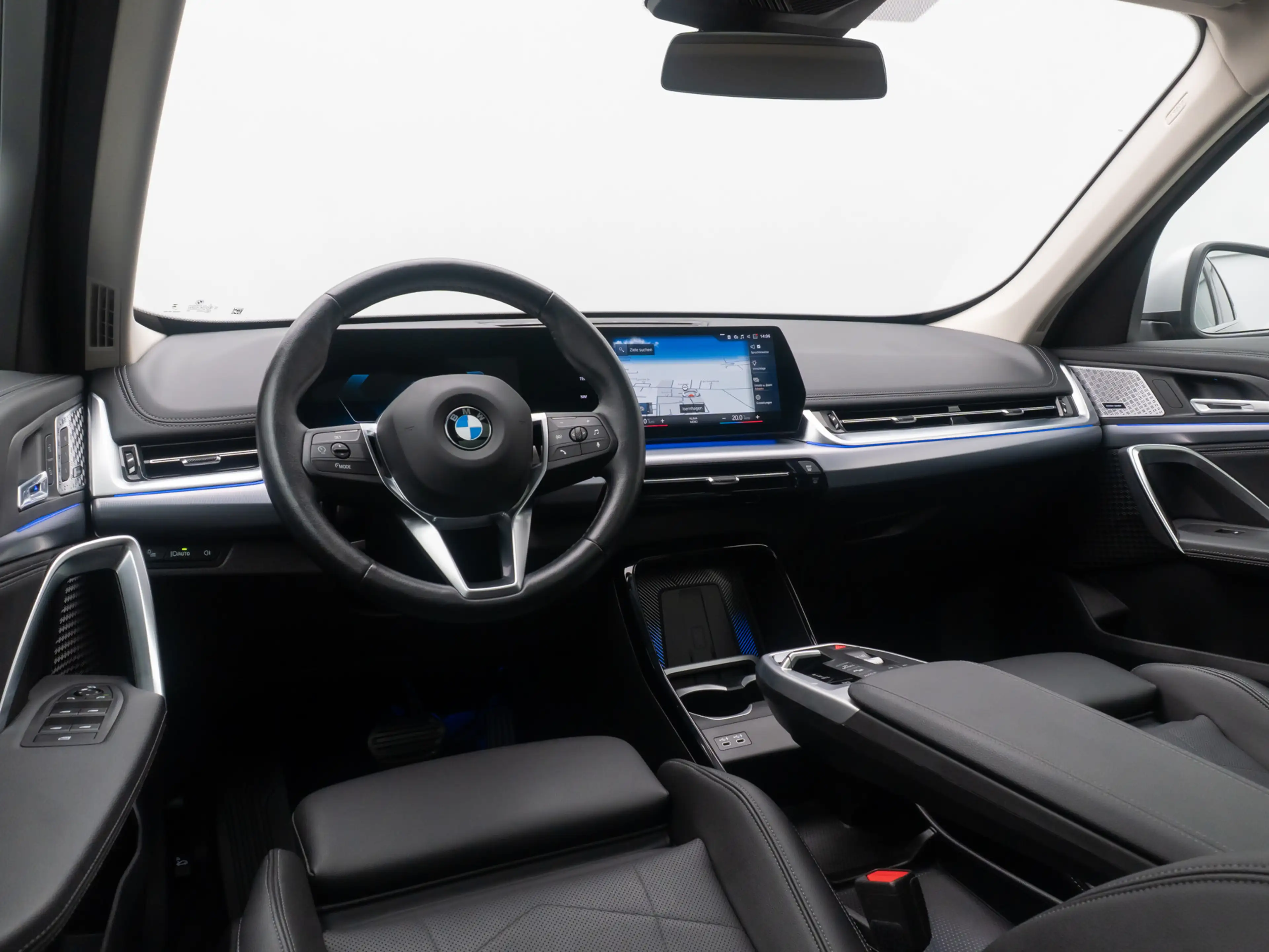 BMW X1 xLine Kamera H K AHK DAB Panorama 19 — photo 38