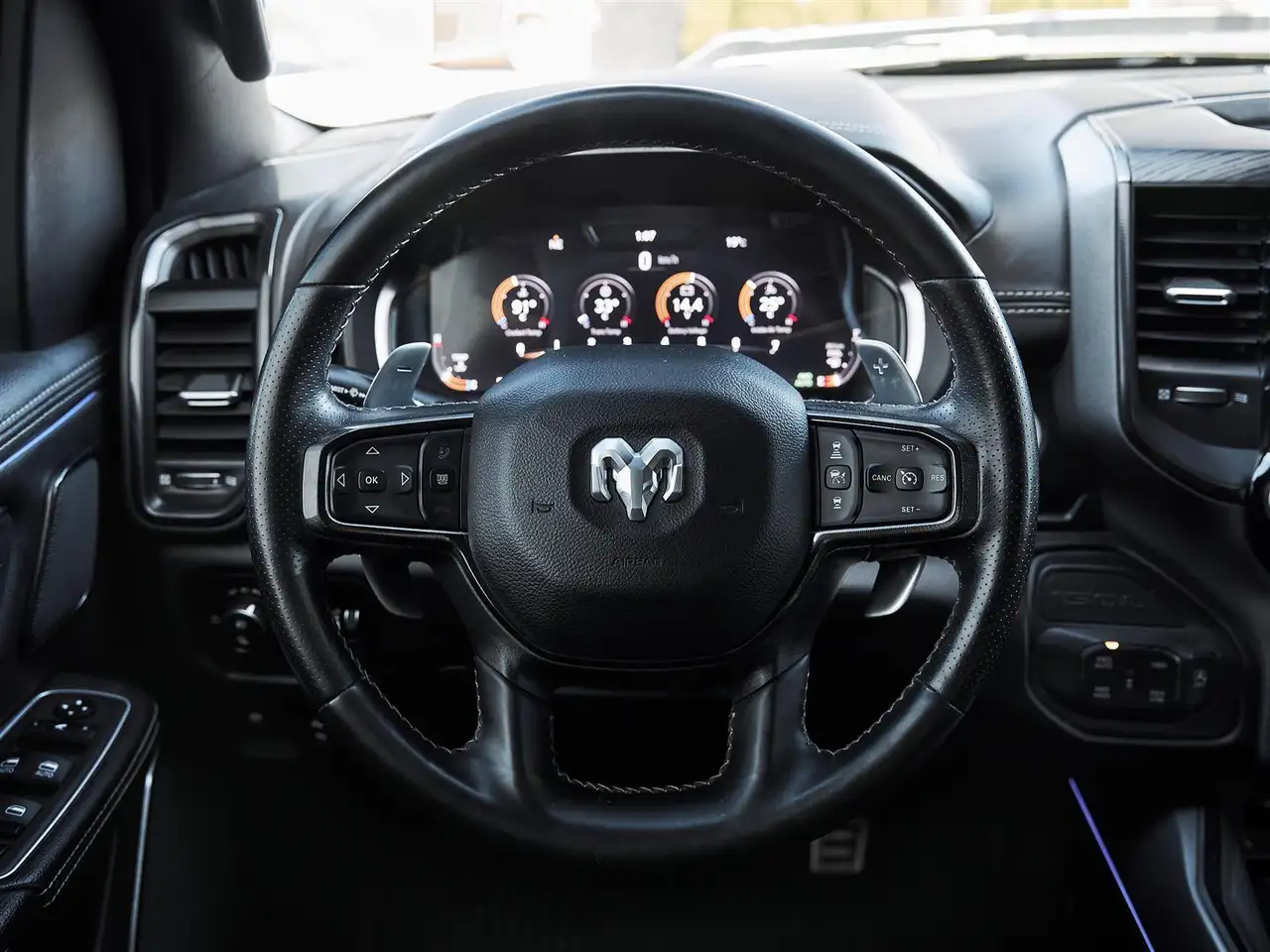 RAM 1500 снимка RAM 1500