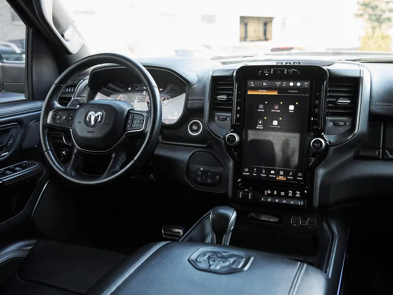 RAM 1500 снимка RAM 1500