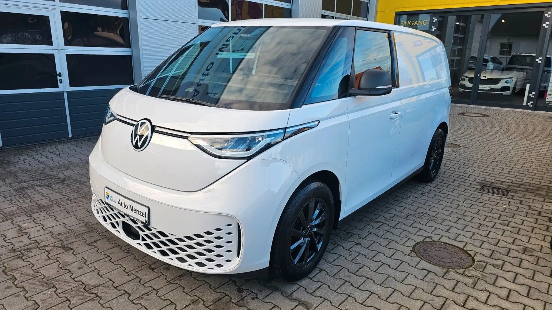 Volkswagen ID. Buzz Cargo 150 kW el.Heckkl./Navi/AHK/Kam/ACC Weiß - 1