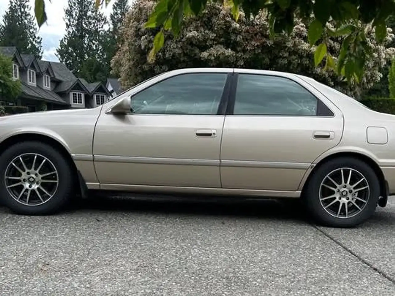 Toyota Camry photo Toyota Camry