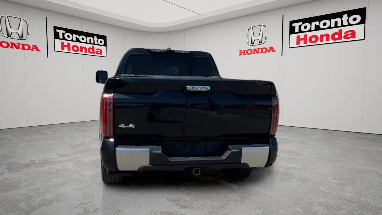 Toyota Tundra снимка Toyota Tundra