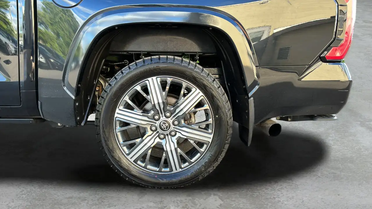 Toyota Tundra снимка Toyota Tundra