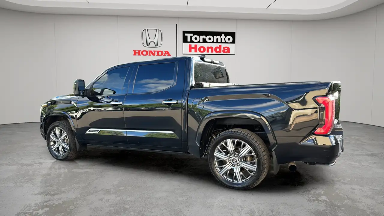 Toyota Tundra снимка Toyota Tundra