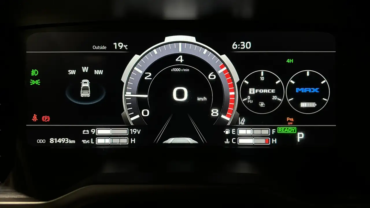 Toyota Tundra снимка Toyota Tundra