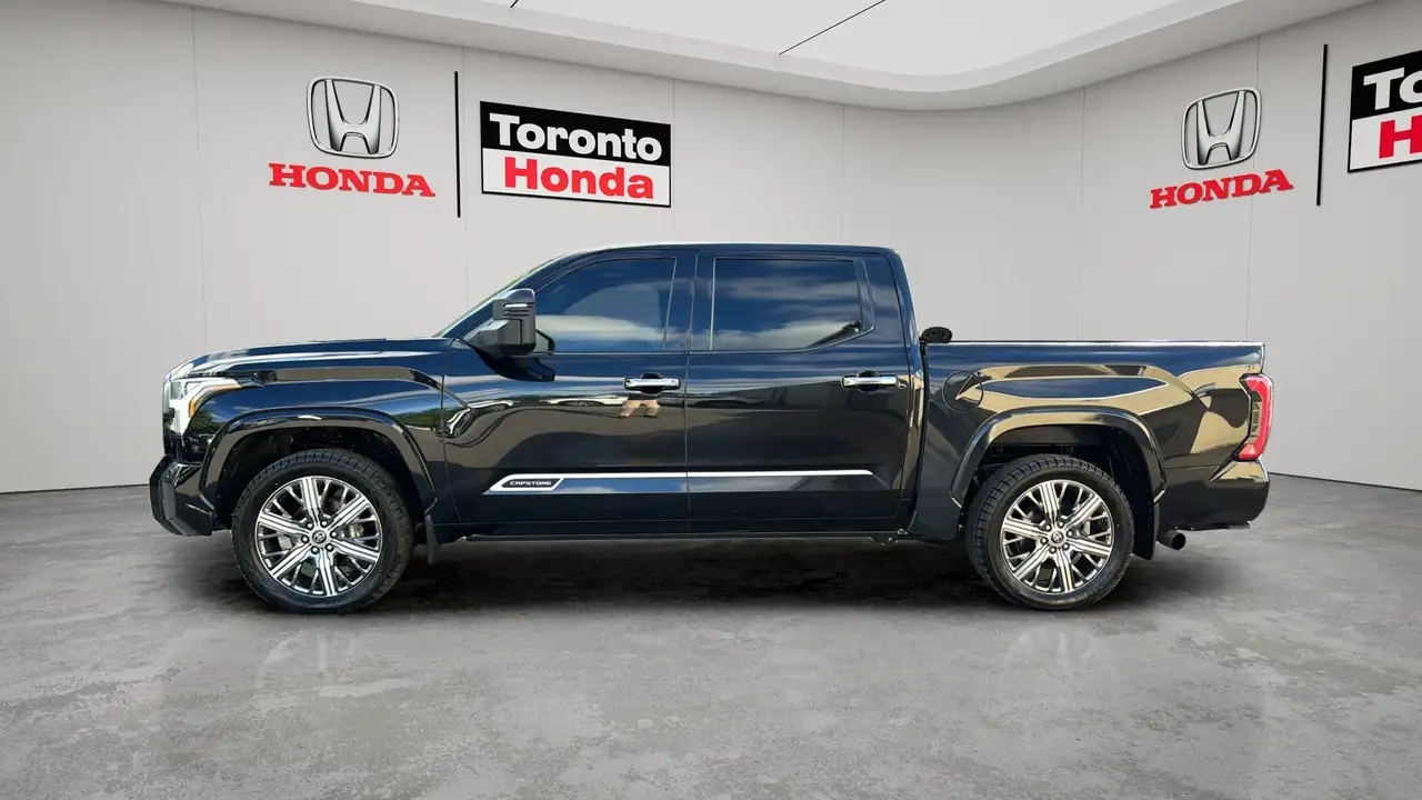 Toyota Tundra снимка Toyota Tundra