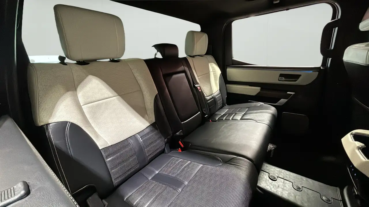 Toyota Tundra снимка Toyota Tundra