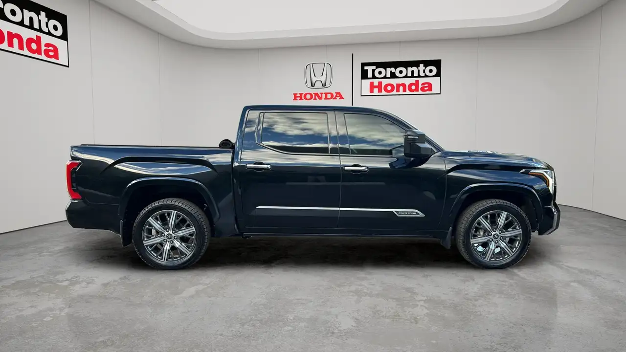 Toyota Tundra снимка Toyota Tundra