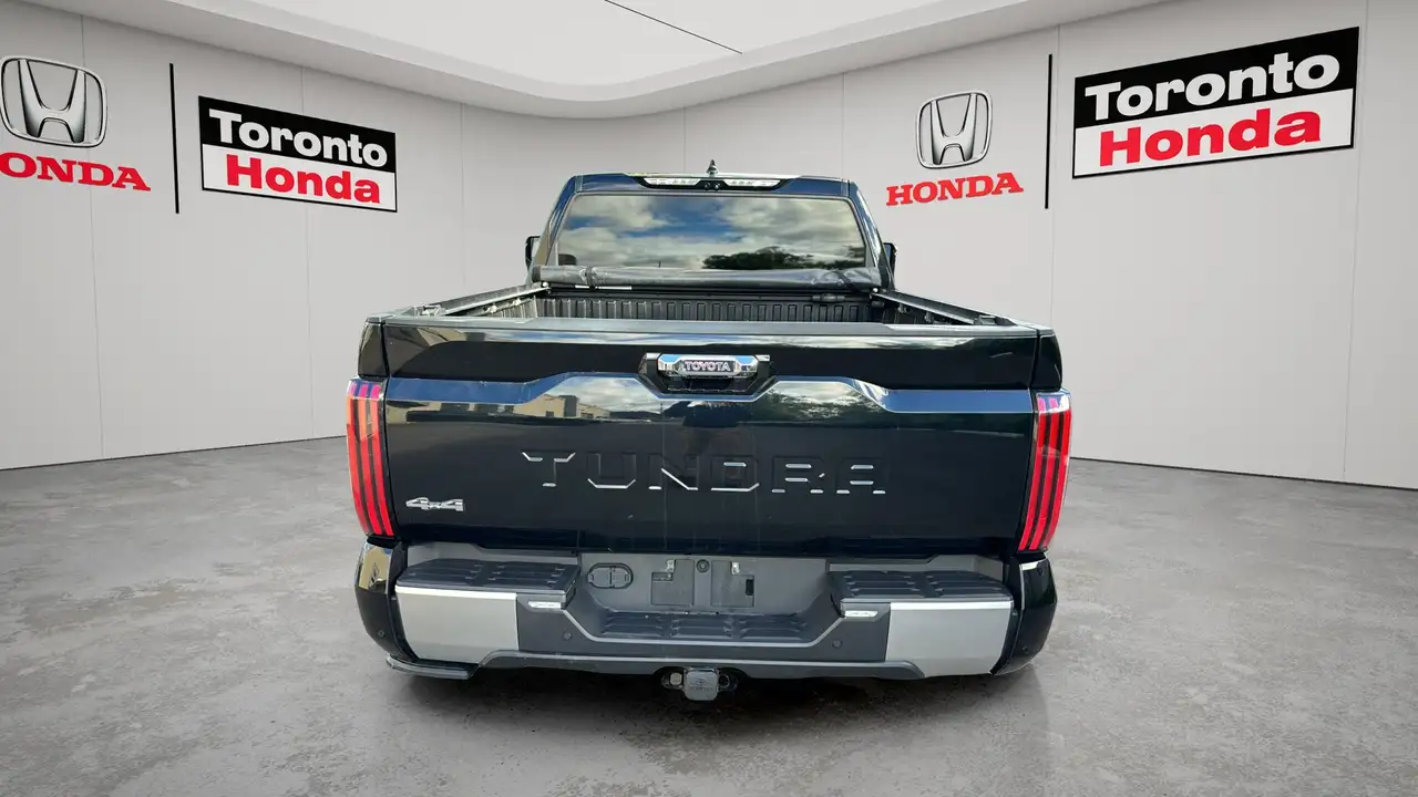 Toyota Tundra снимка Toyota Tundra