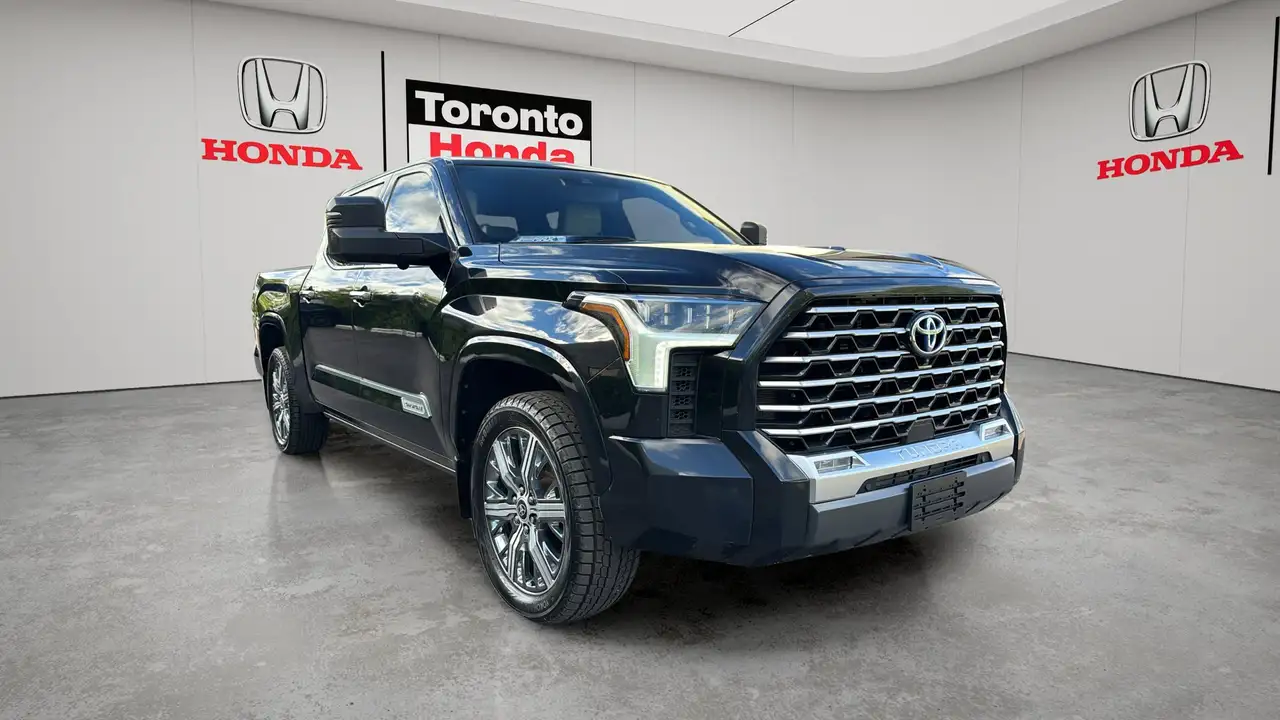 Toyota Tundra снимка Toyota Tundra