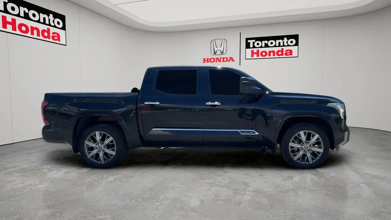 Toyota Tundra снимка Toyota Tundra