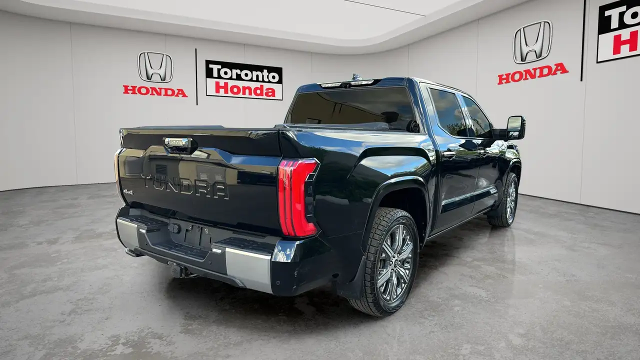 Toyota Tundra снимка Toyota Tundra