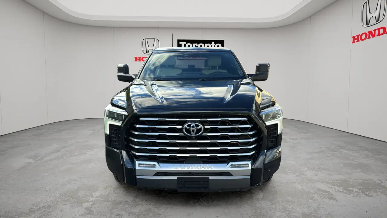 Toyota Tundra снимка Toyota Tundra