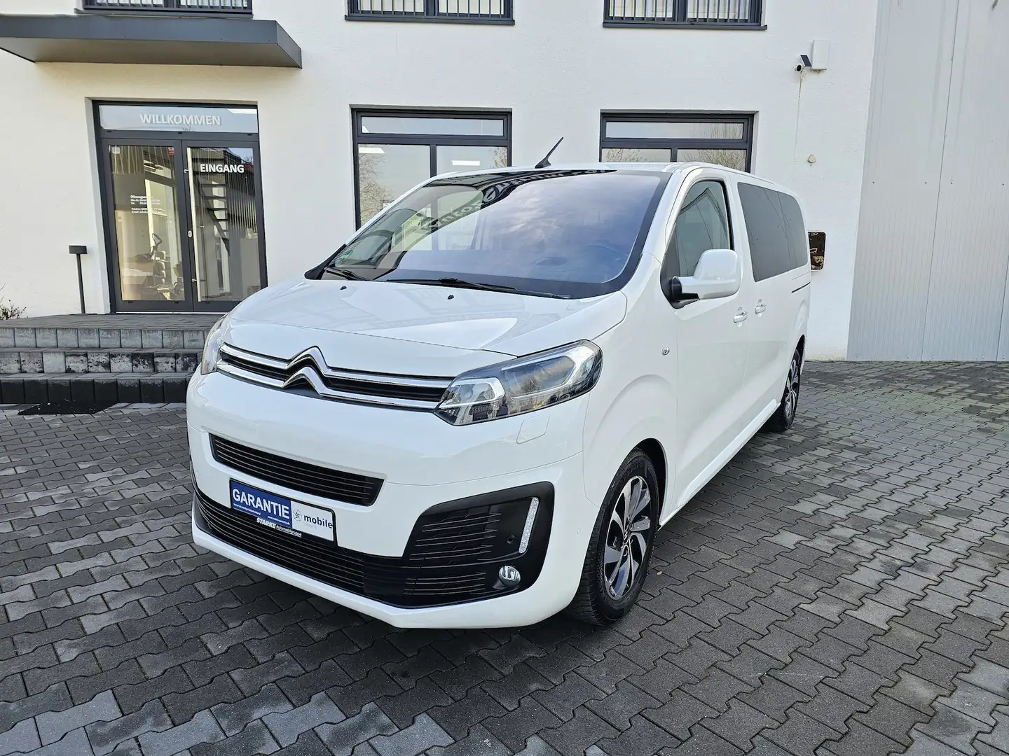Citroen Spacetourer 2.0 Shine 8-Sitzer PANO LEDER NAVI Weiß - 1