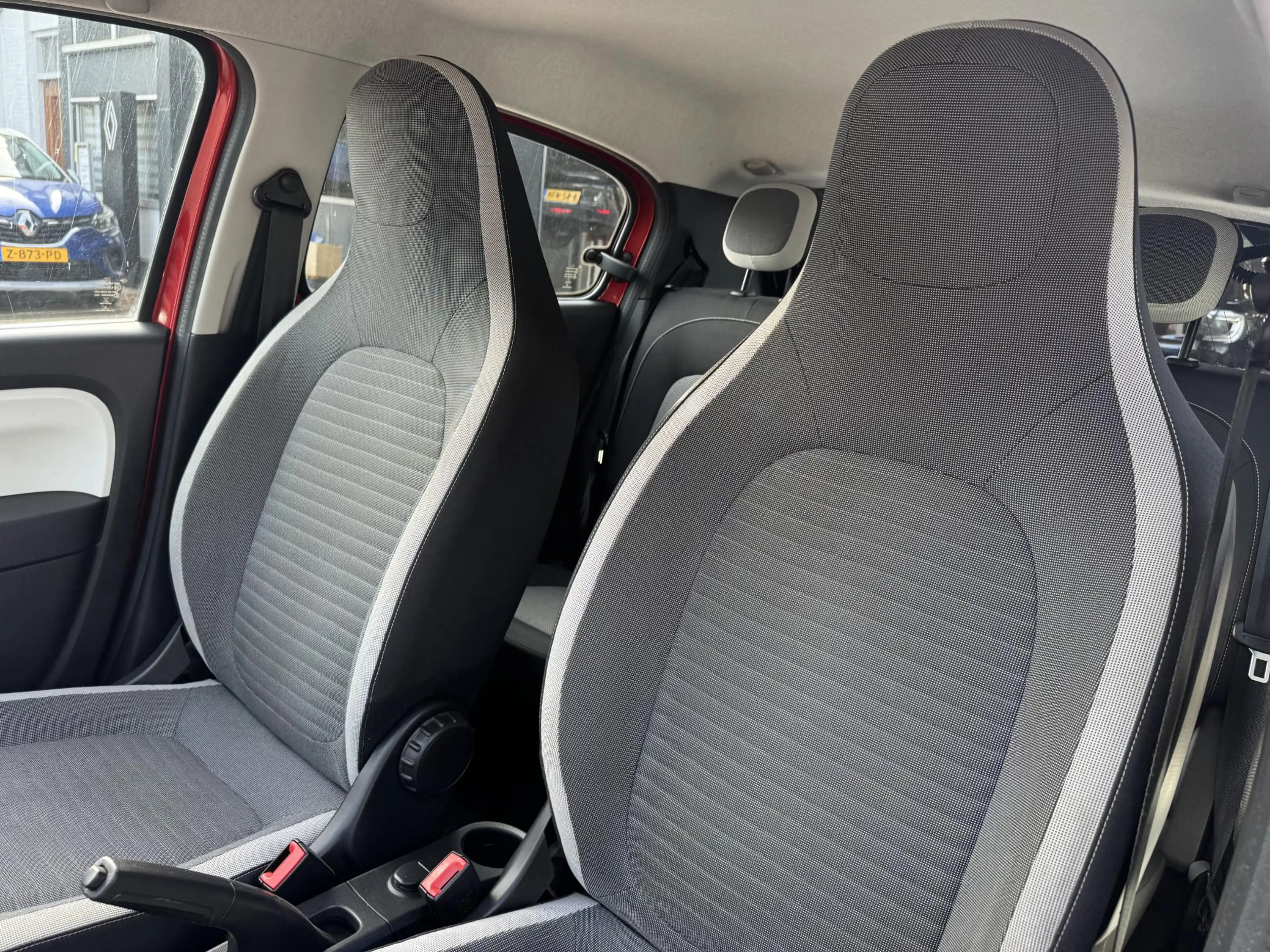 Renault Twingo 1.0 SCe Collection — photo 9