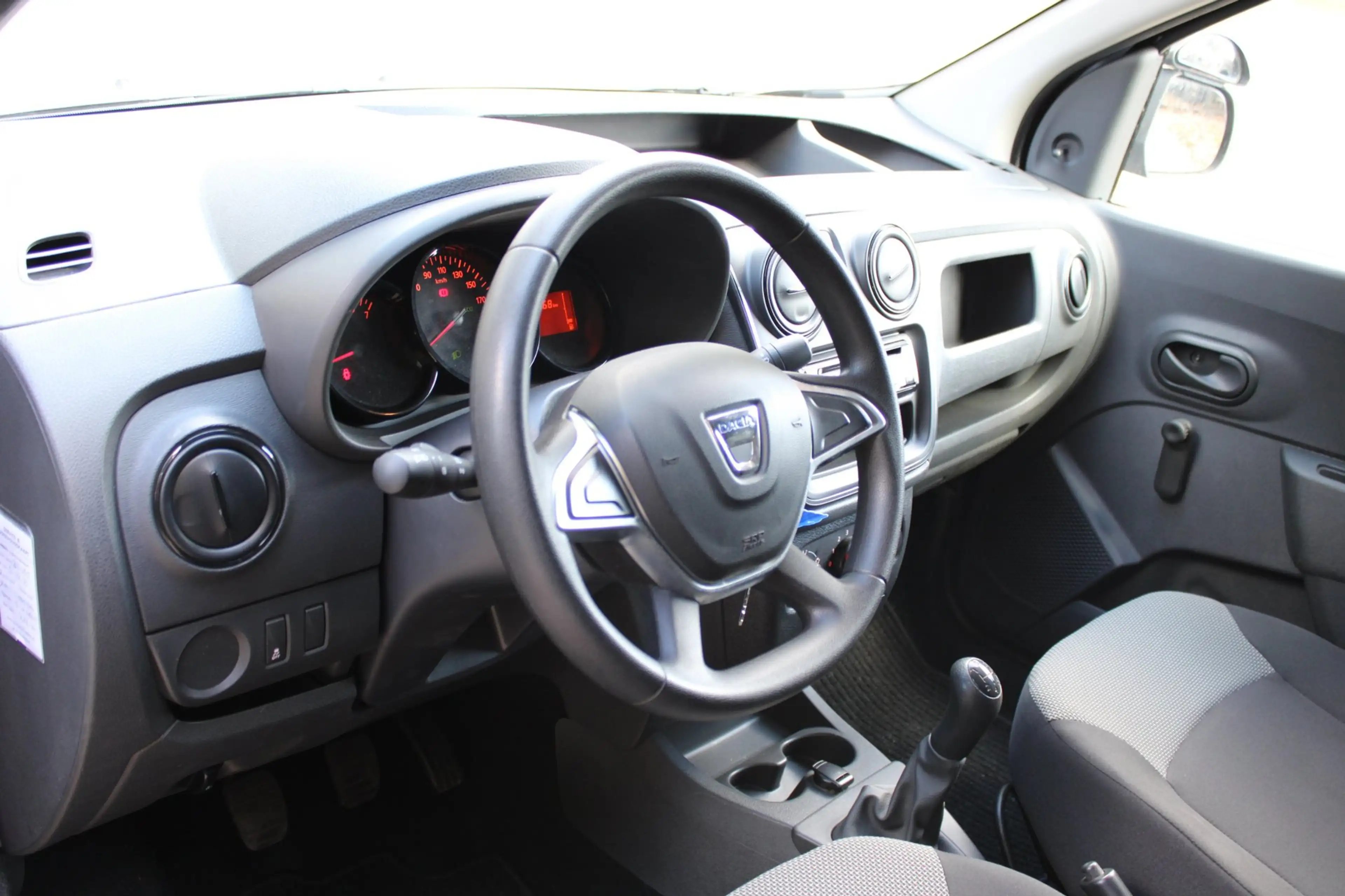 Dacia Dokker 1.6 MPI 100 Access — photo 14