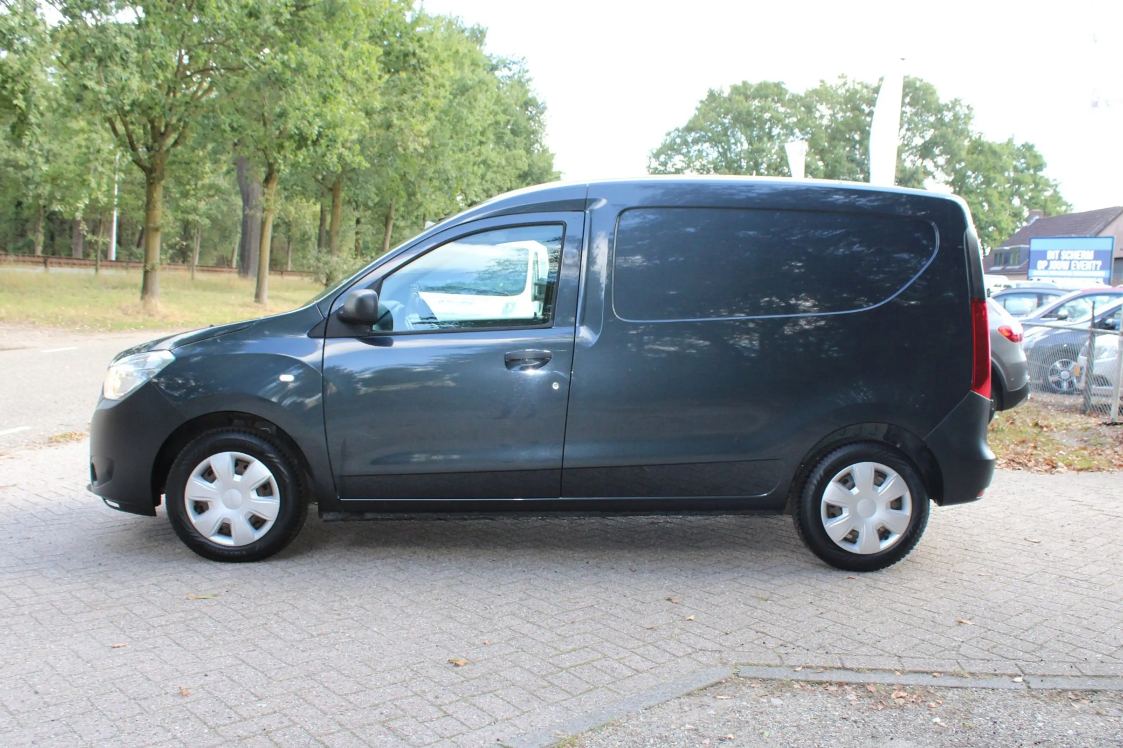 Dacia Dokker 1.6 MPI 100 Access — photo 9