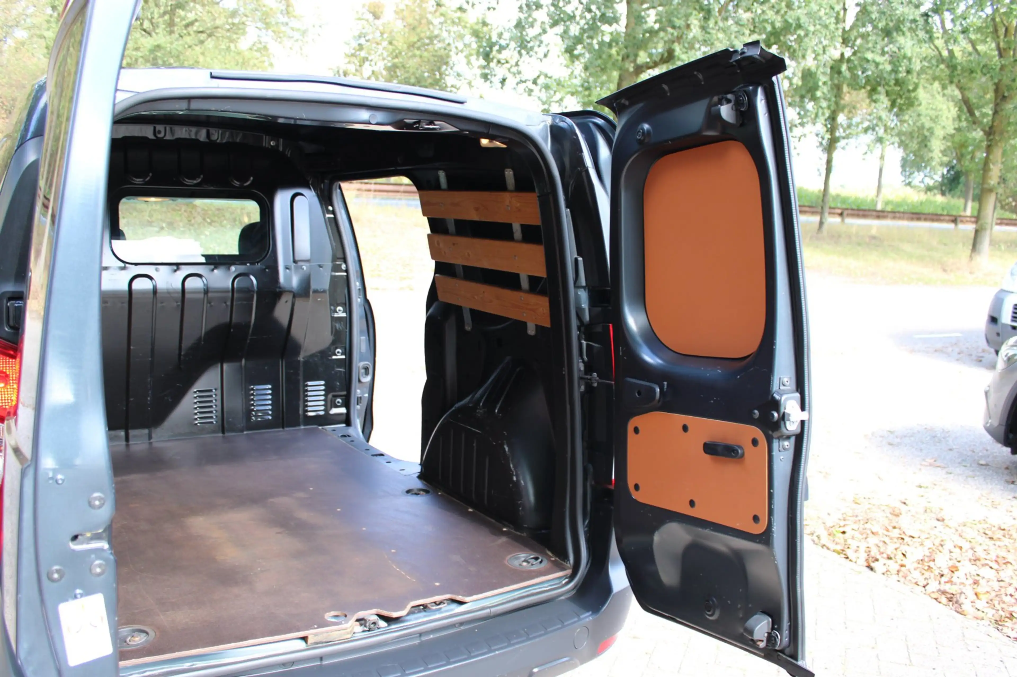 Dacia Dokker 1.6 MPI 100 Access — photo 4