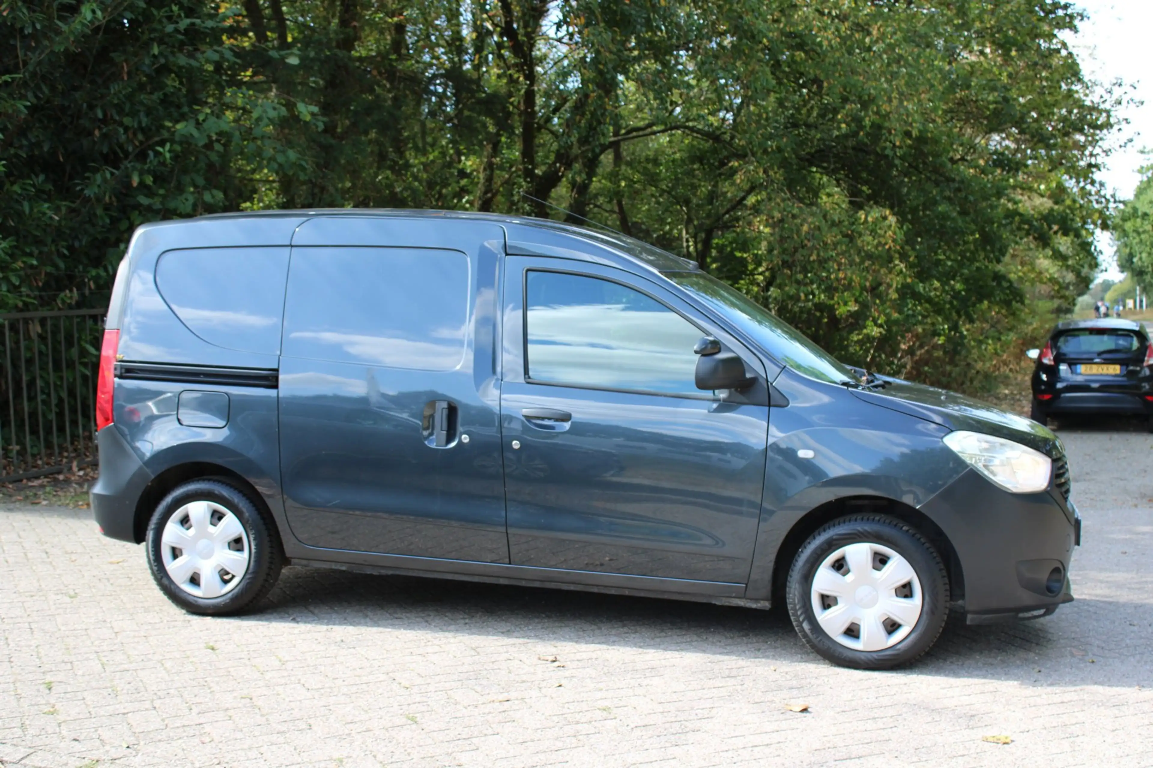Dacia Dokker 1.6 MPI 100 Access — photo 2