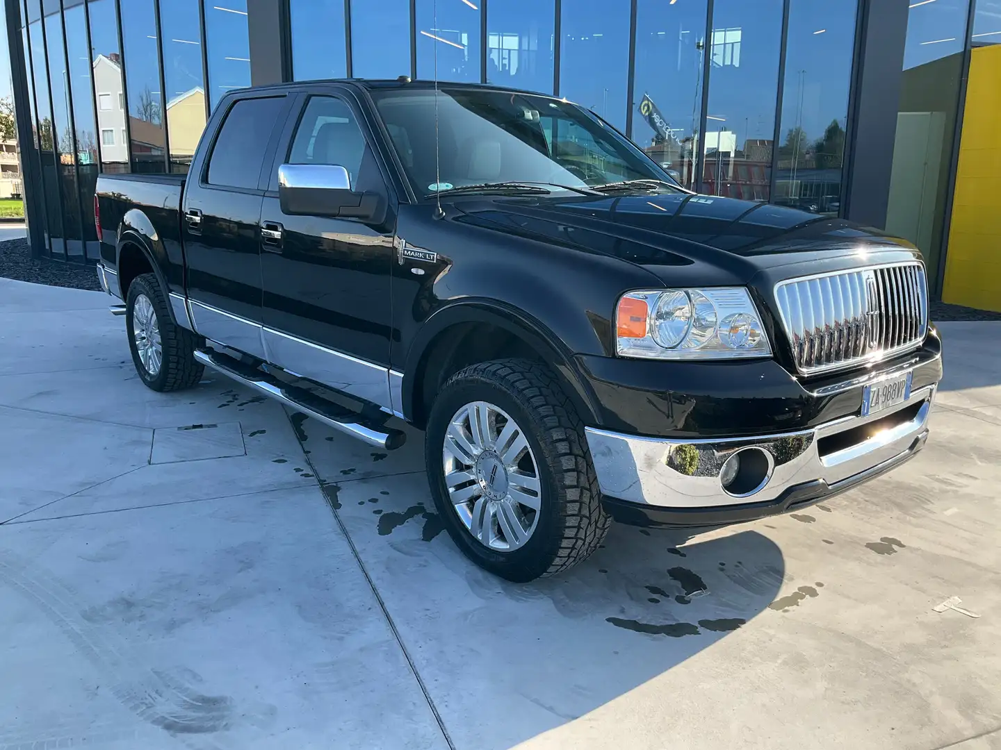 Lincoln Mark LT Nero - 1