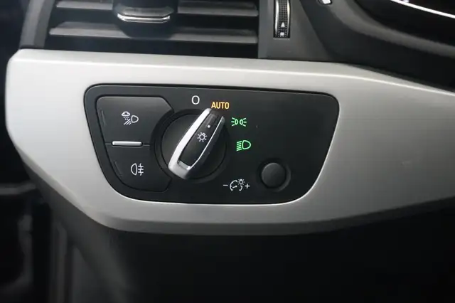 Audi A4 view 14
