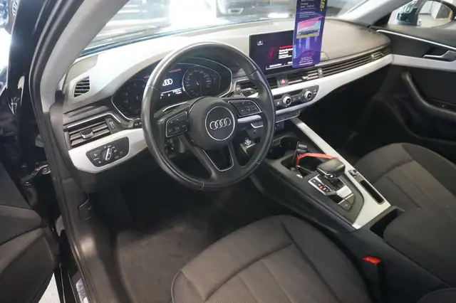 Audi A4 view 7