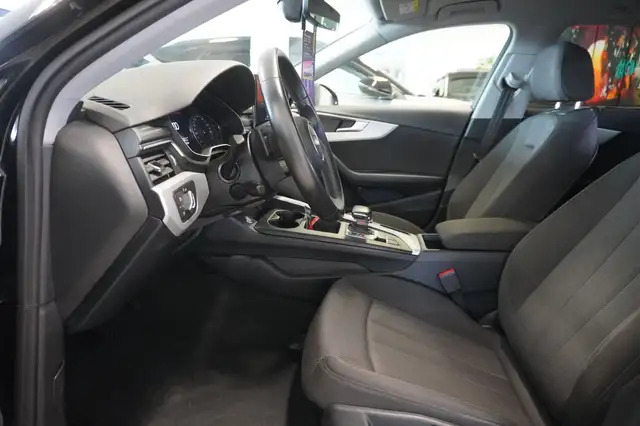Audi A4 view 8