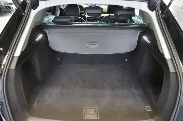 Audi A4 view 10