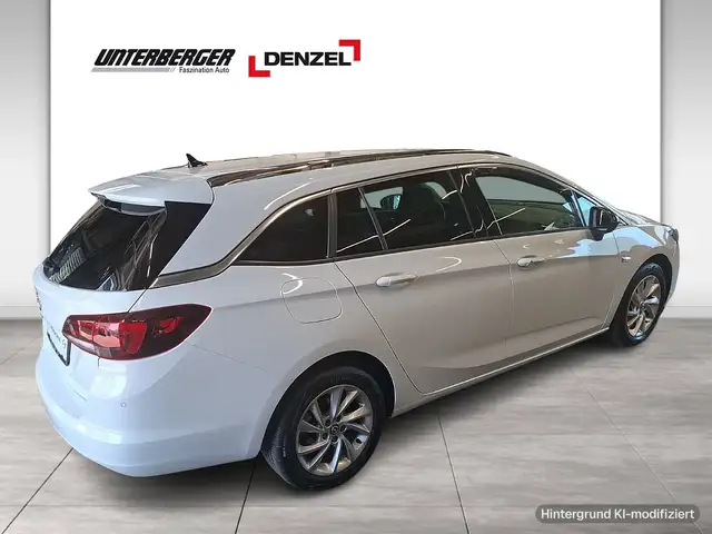 Opel Astra view 4
