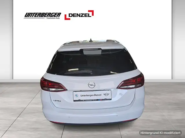 Opel Astra view 5