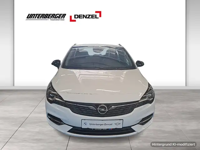 Opel Astra view 3