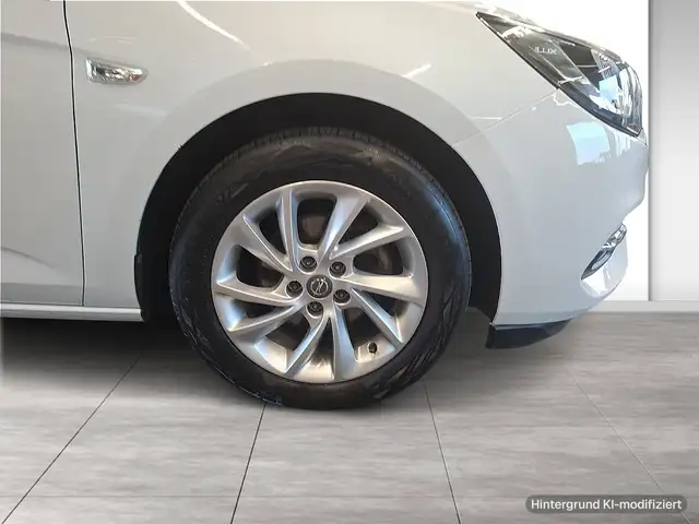 Opel Astra view 6